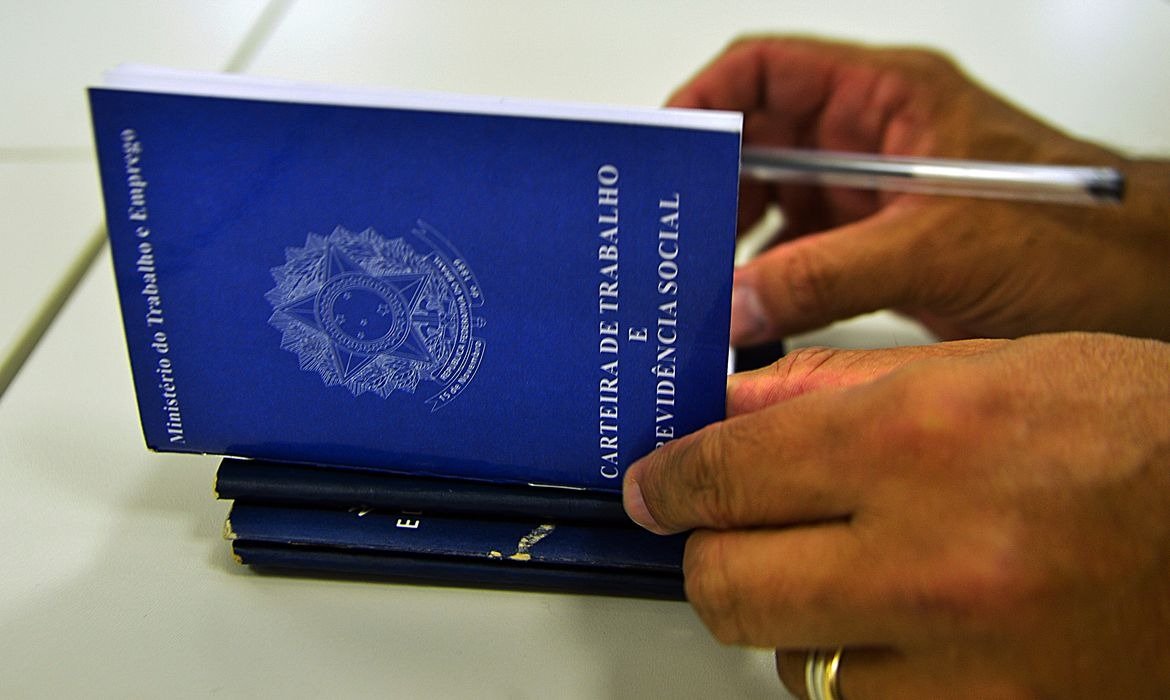 Brasil mantém saldo positivo de empregos formais
