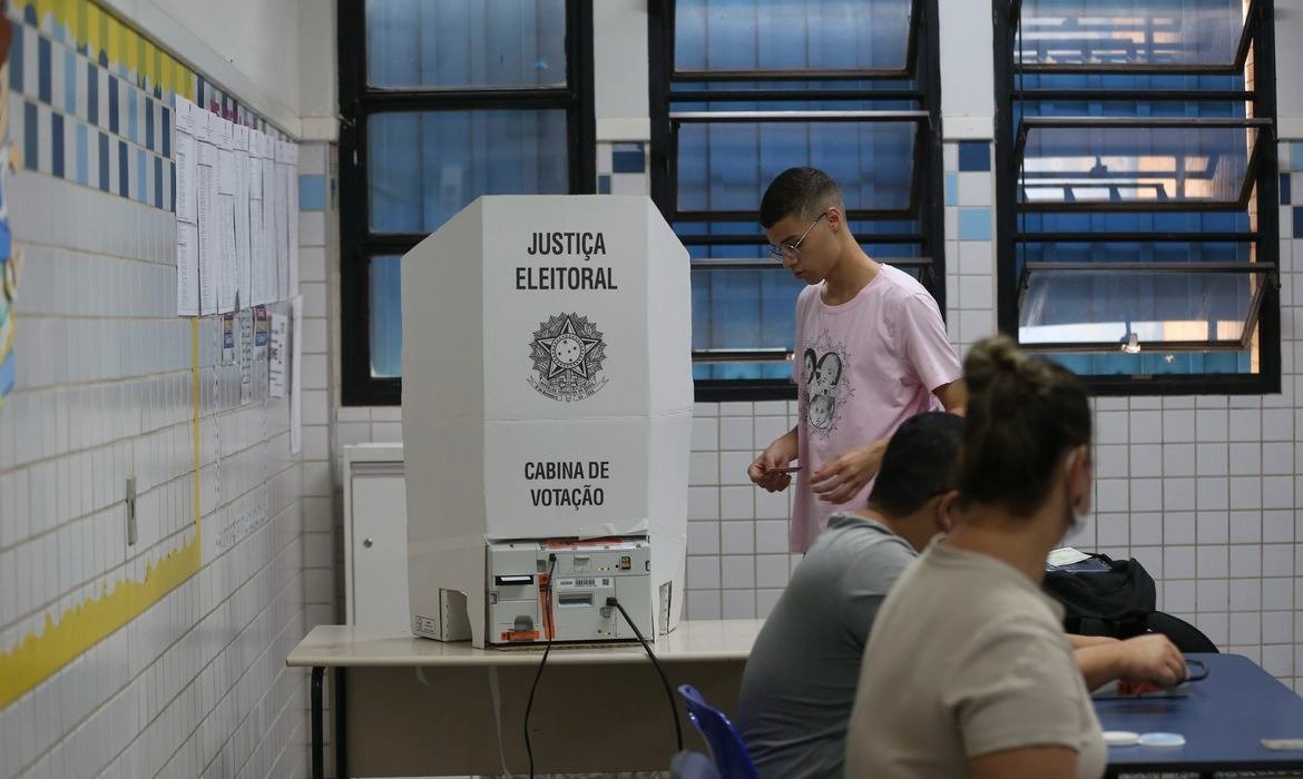 Entenda como a urna eletrônica é fiscalizada