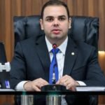 Bolsas da UEA: estudantes cobram prazo para regularização