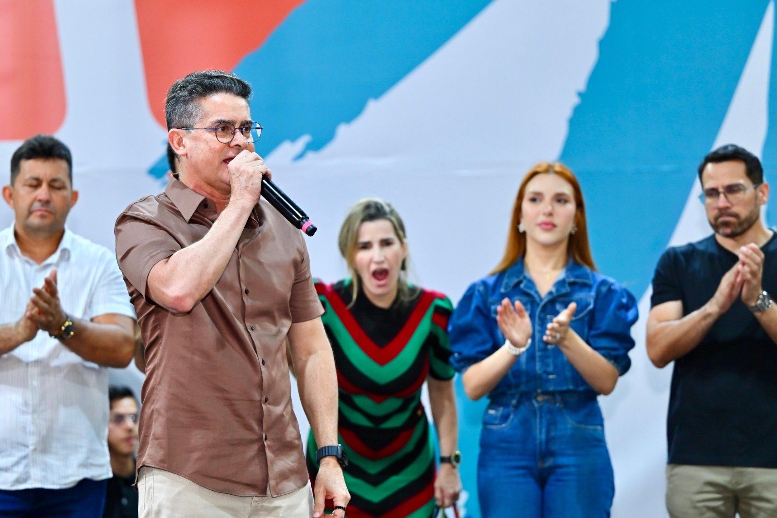 David Almeida destaca escolas premiadas de Manaus durante encontro com educadores