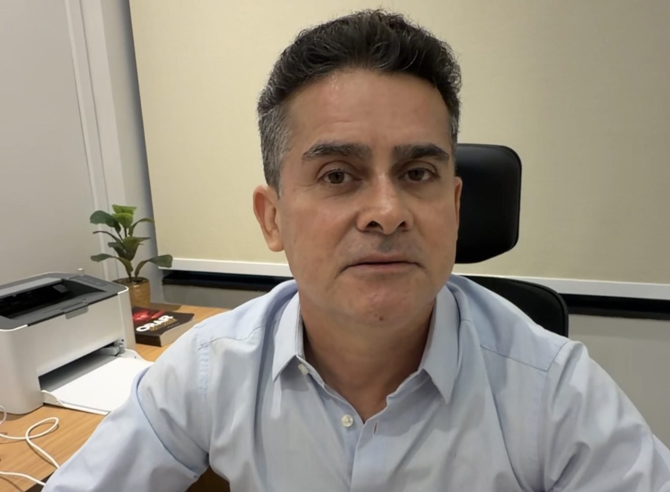David Almeida cobra transparência sobre empréstimos bilionários do Governo do Amazonas