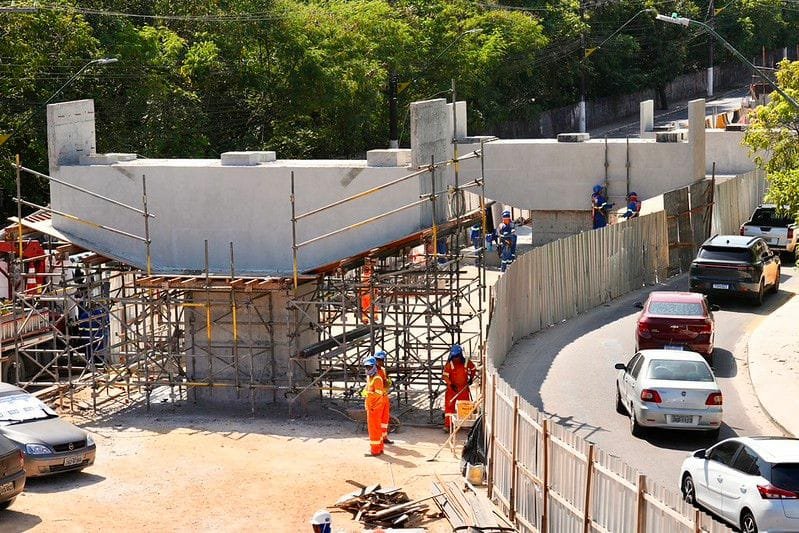 Obras do Passarão buscam reduzir gargalo no trânsito da zona Oeste
