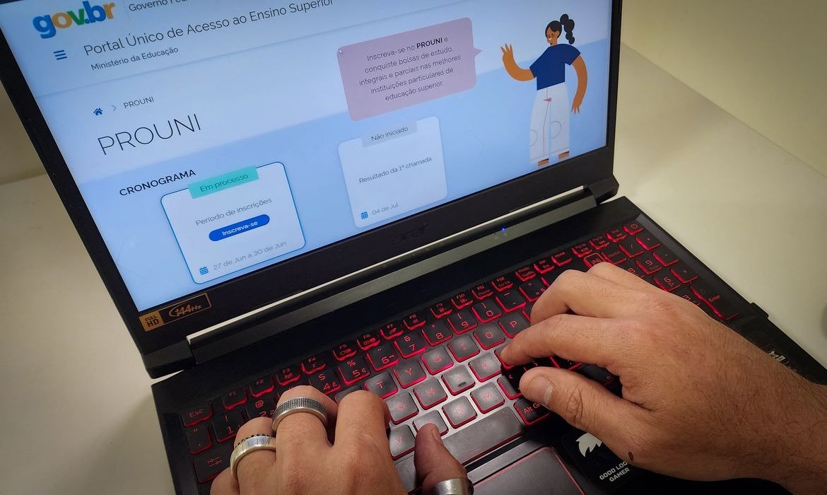 Prouni: instituições analisam informações pessoais e de renda