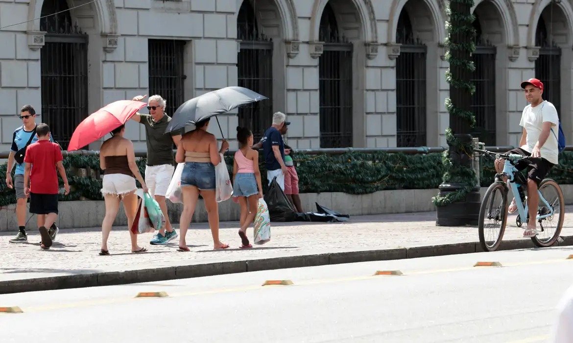 Entenda como a onda de calor afeta diferentes regiões do Brasil