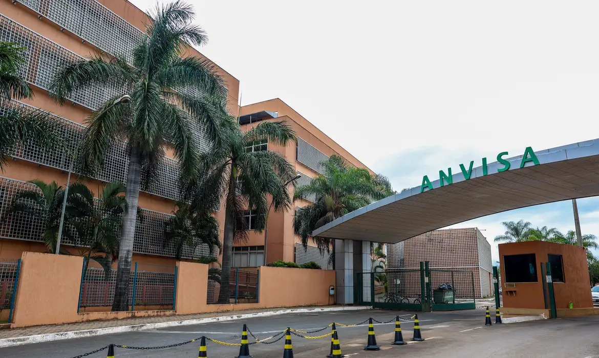 Anvisa proíbe produtos sem registro que prometiam emagrecimento e alerta para riscos à saúde