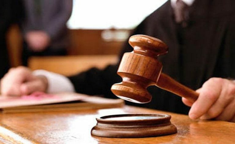 Loja deve indenizar consumidora após abordagem considerada vexatória