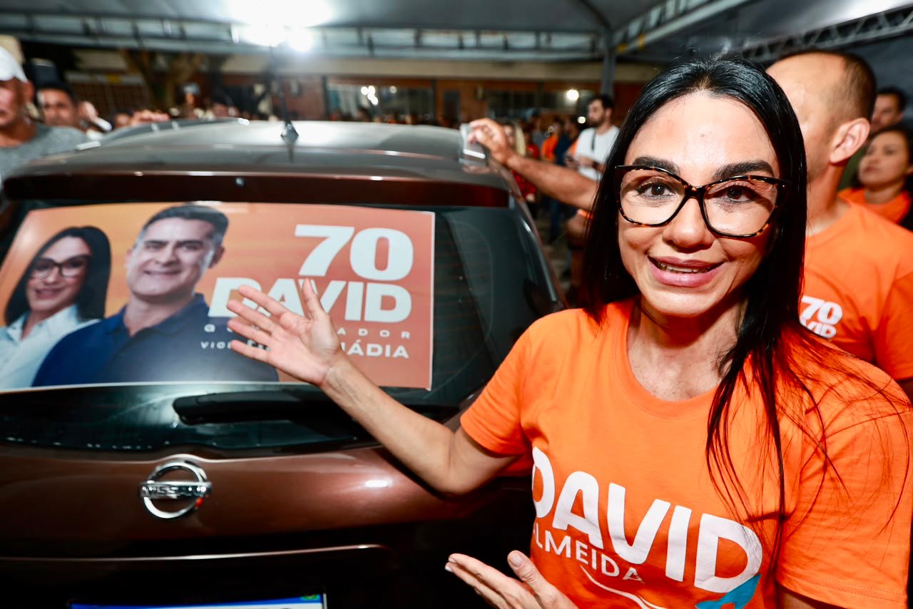 Primeiro adesivaço reúne chapa do Avante em Manaus