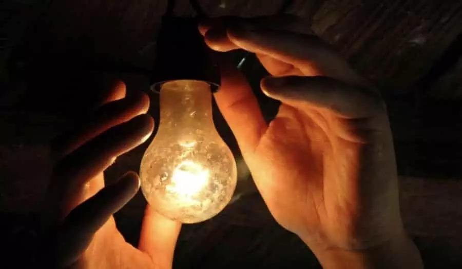 Confira a lista completa de locais sem energia em Manaus nesta terça