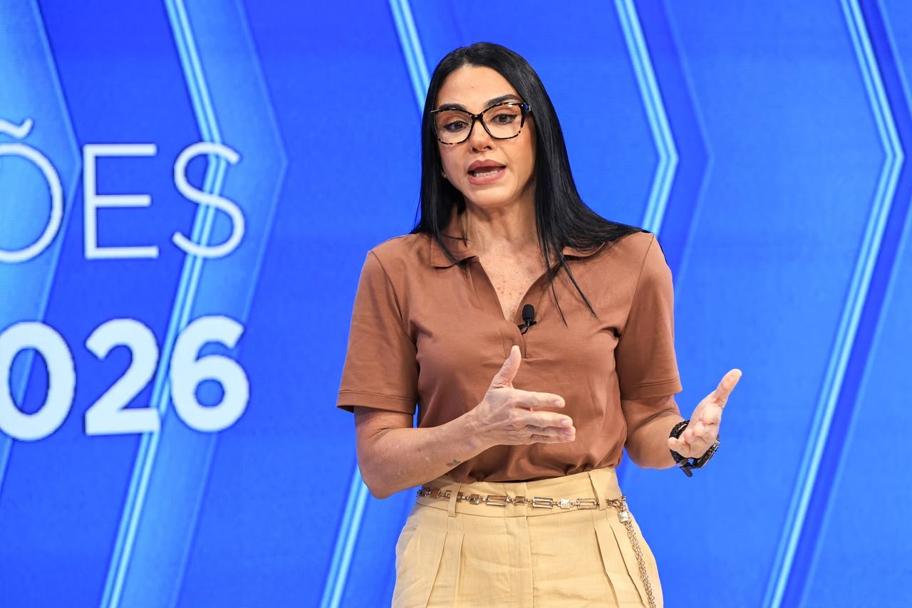 Shádia apresenta proposta para reduzir tempo de espera na saúde