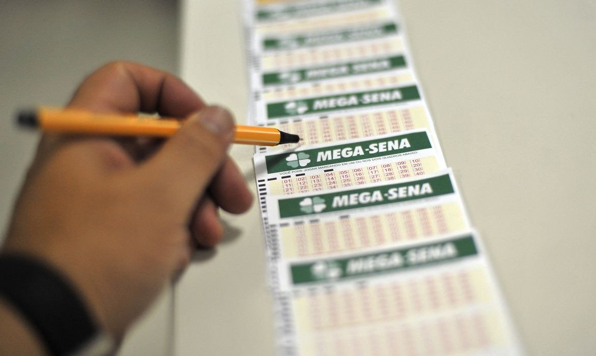 Mega-Sena: prêmio milionário chama atenção dos brasileiros