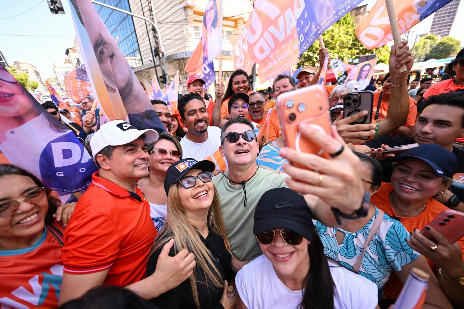 Compensa abre roteiro de David Almeida durante bandeiraços em Manaus