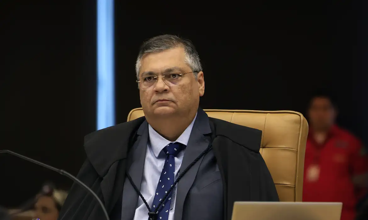 Dino pede apuração da PF após TCU detectar problemas na aplicação de emendas Pix