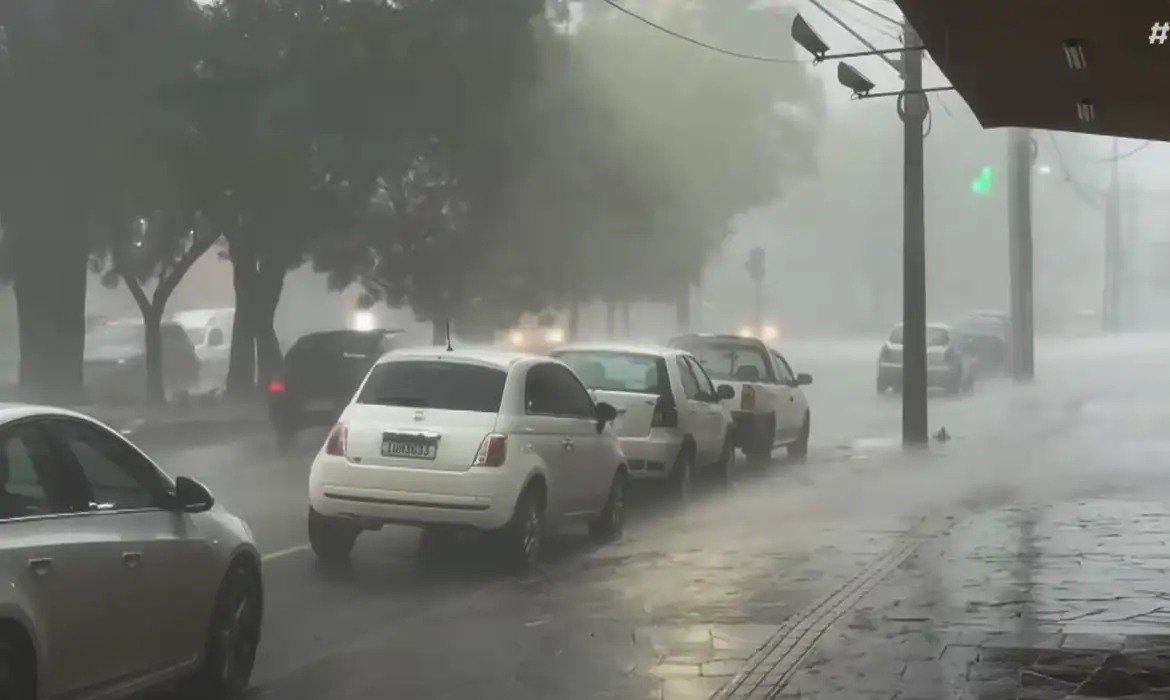 Centro-Oeste terá pancadas de chuva e temperaturas de até 36°C