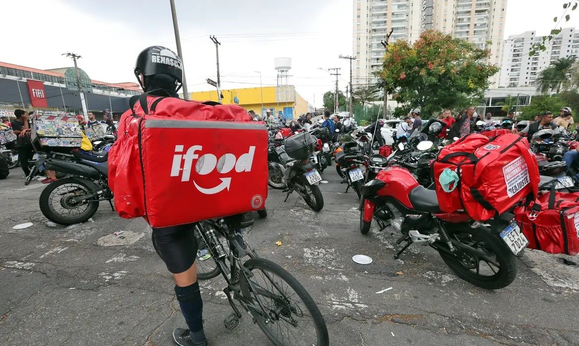 Trabalho por apps cresce e reforça importância da economia digital
