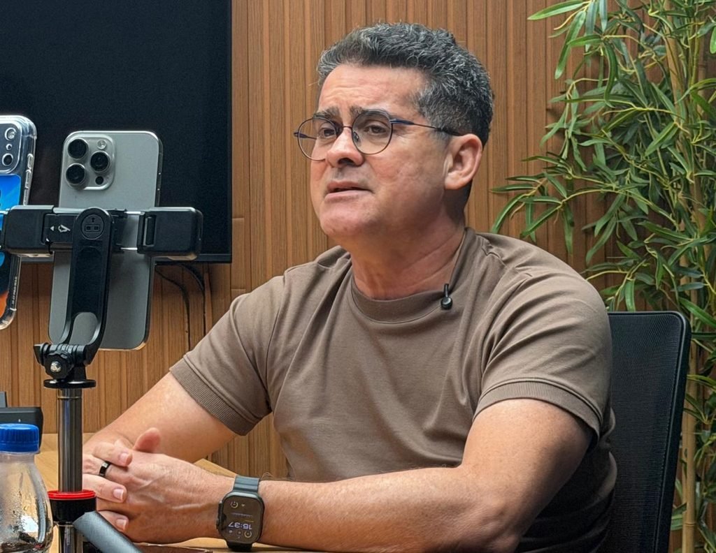 David Almeida aparece próximo dos líderes em pesquisa no Amazonas