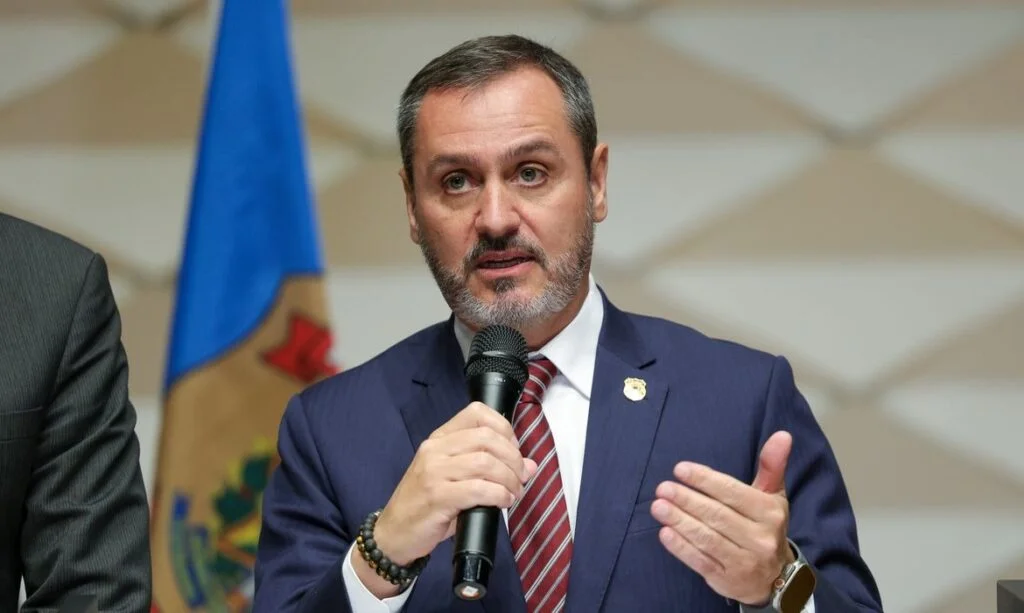 Mendonça questiona legalidade de relatórios de inteligência da PF