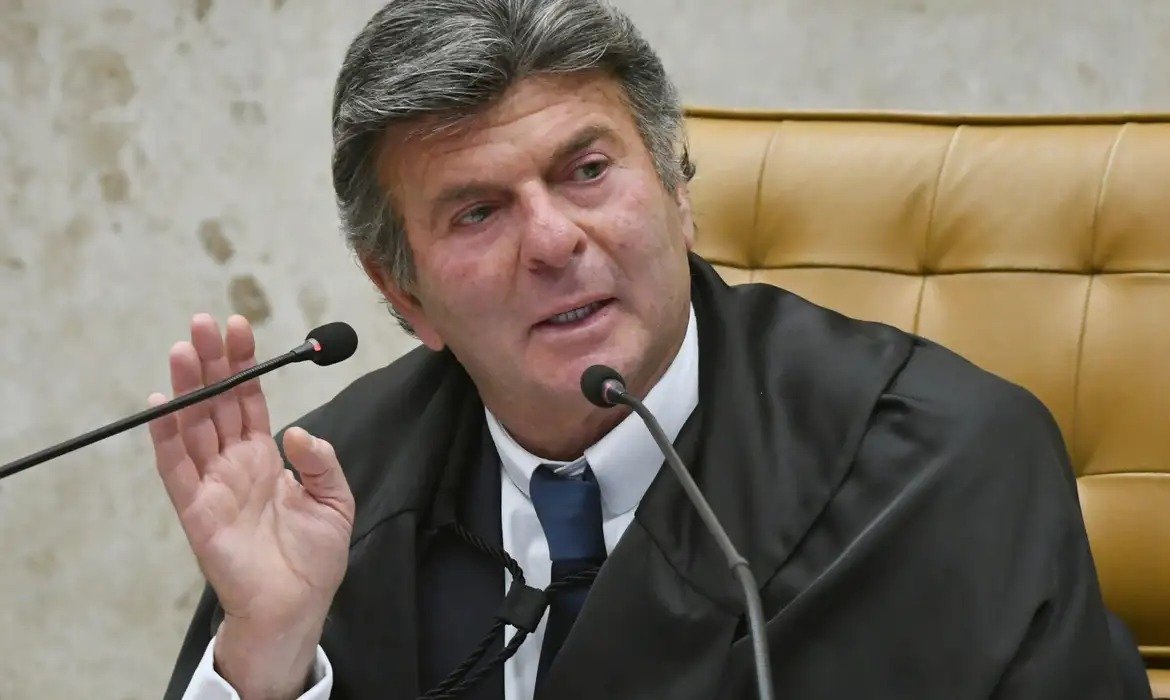 BRB e Banco Master: Fux cobra respostas sobre empréstimo de R$ 6,6 bilhões