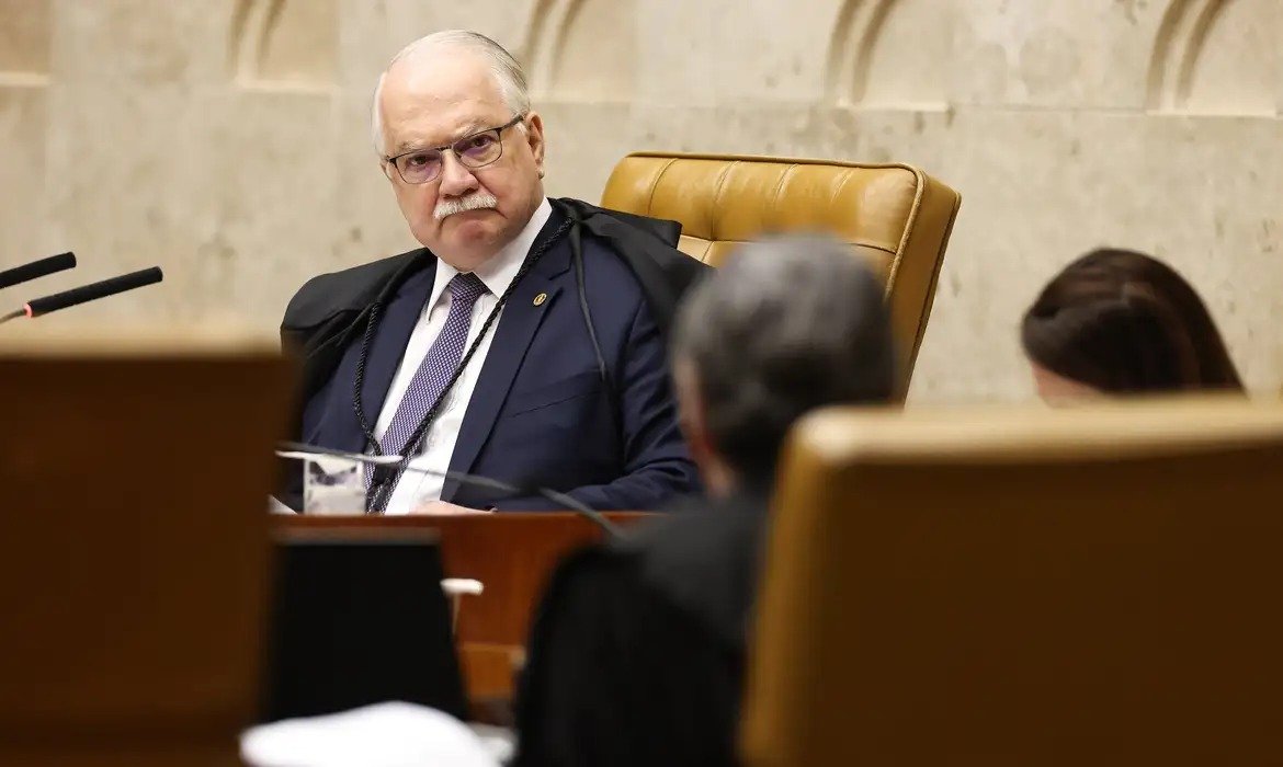 Documento em apoio a Fachin reforça pedido por um STF independente e transparente