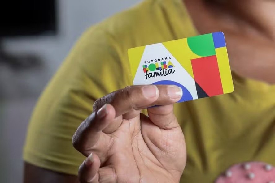 Bolsa Família de outubro terá reajuste de 15%