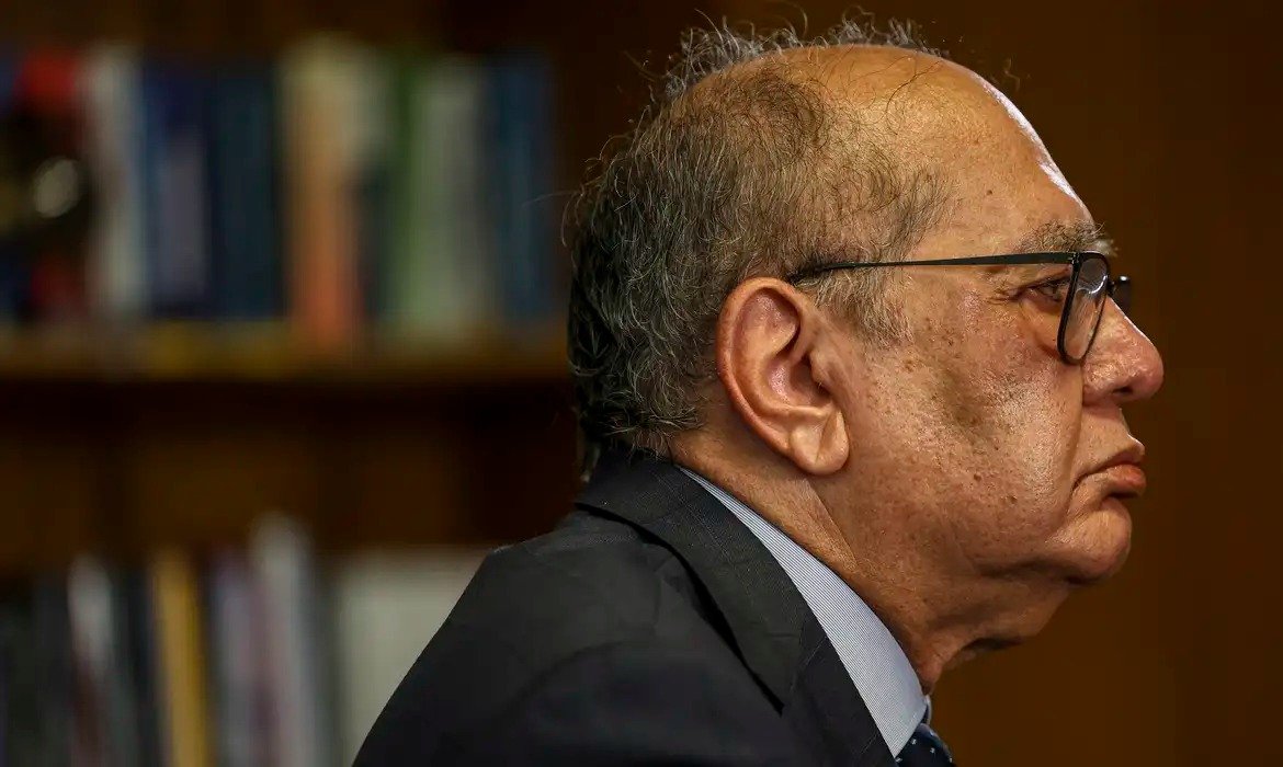 Gilmar Mendes envia ofício a Fachin e Salomão sobre precatórios
